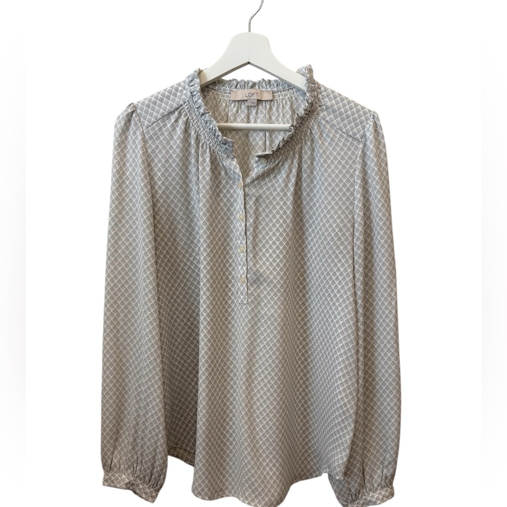 LOFT Diamond Patterned Blouse in Gray size M